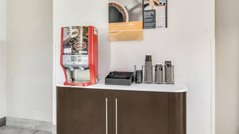 Motel_6_Cleburne_TX_Coffee_Spot