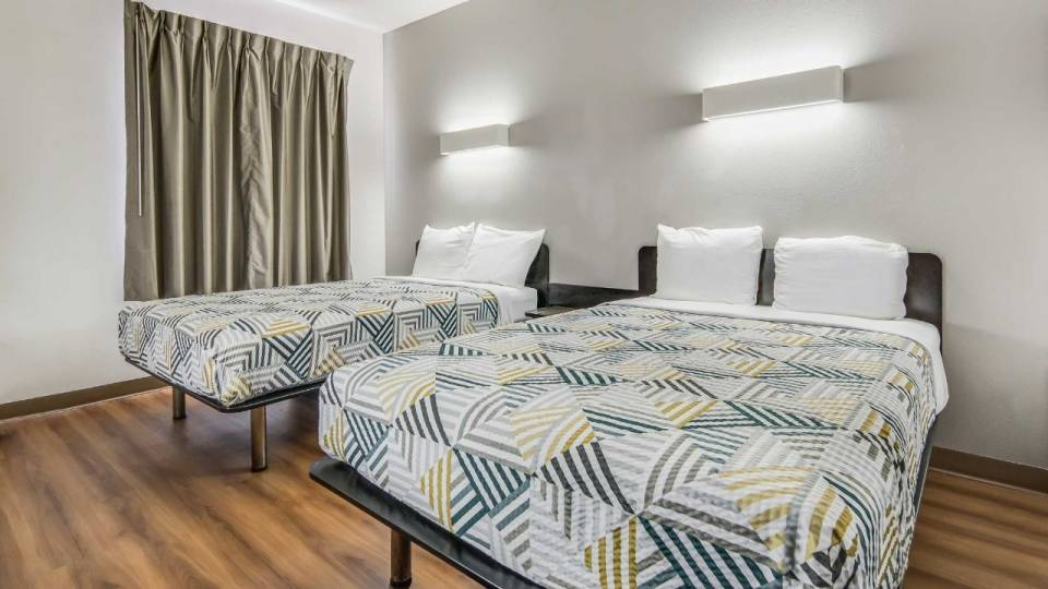 Motel_6_Cleburne_TX_Double_Queen